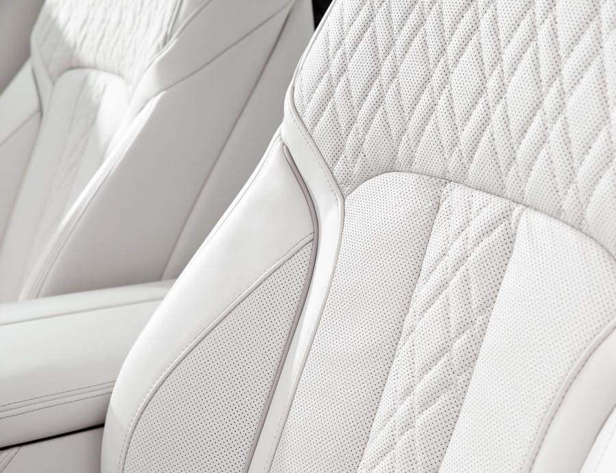  BMW 750Li xDrive 2015 года  (фото 12 из 41)